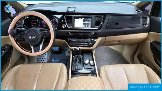 KIA CARNIVAL 9-SEATER NOBLESSE