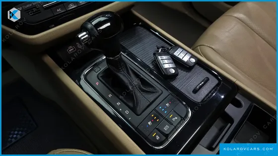 KIA CARNIVAL 9-SEATER NOBLESSE