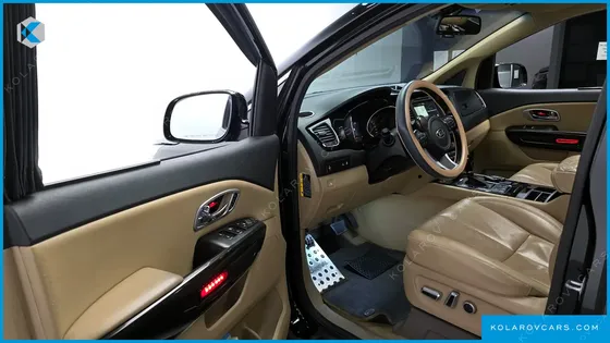 KIA CARNIVAL 9-SEATER NOBLESSE