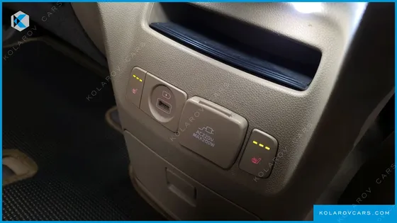 KIA CARNIVAL 9-SEATER NOBLESSE