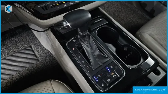 KIA CARNIVAL 9-SEATER PRESTIGE