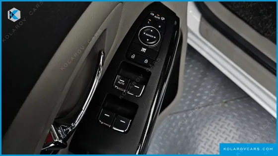 KIA CARNIVAL 9-SEATER PRESTIGE