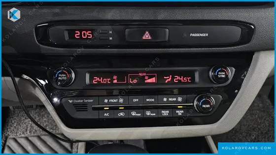 KIA CARNIVAL 9-SEATER PRESTIGE