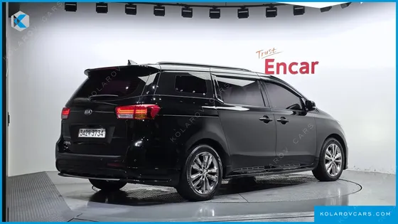 KIA CARNIVAL 9-SEATER PRESTIGE