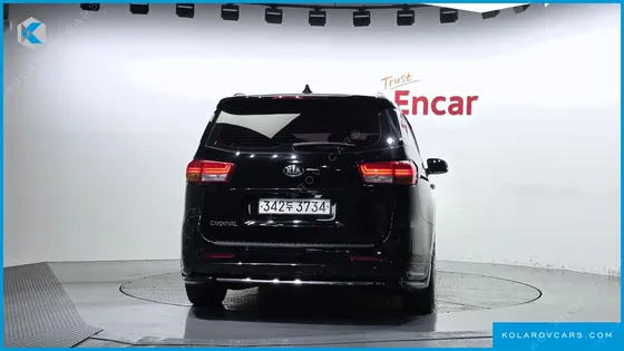 KIA CARNIVAL 9-SEATER PRESTIGE
