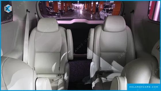 KIA CARNIVAL 9-SEATER PRESTIGE