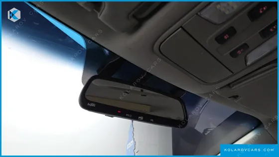 KIA CARNIVAL 9-SEATER PRESTIGE