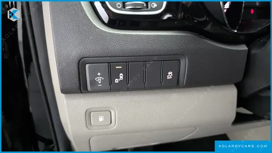 KIA CARNIVAL 9-SEATER PRESTIGE