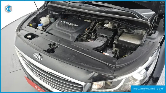 KIA CARNIVAL 9-SEATER PRESTIGE