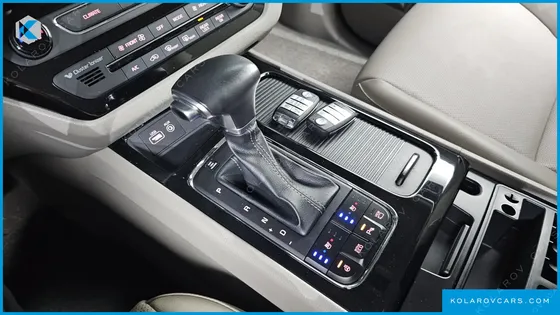 KIA CARNIVAL 9-SEATER PRESTIGE