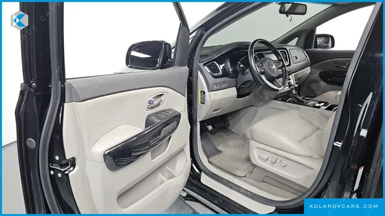 KIA CARNIVAL 9-SEATER PRESTIGE