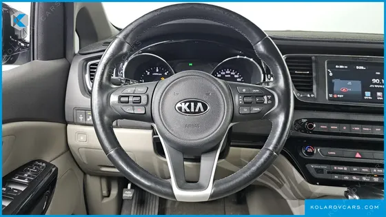 KIA CARNIVAL 9-SEATER PRESTIGE