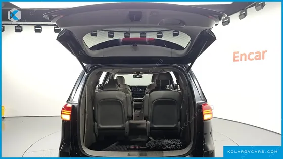 KIA CARNIVAL 9-SEATER PRESTIGE