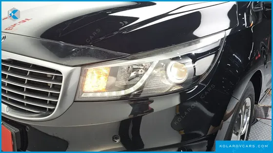 KIA CARNIVAL 9-SEATER PRESTIGE