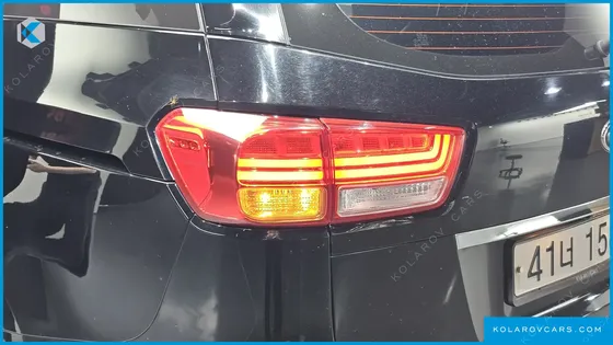 KIA CARNIVAL 9-SEATER PRESTIGE
