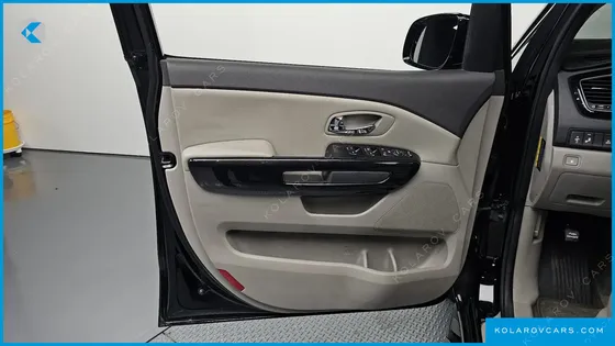 KIA CARNIVAL 9-SEATER PRESTIGE