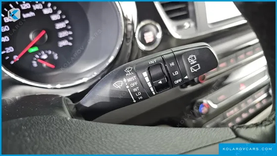 KIA CARNIVAL 9-SEATER PRESTIGE