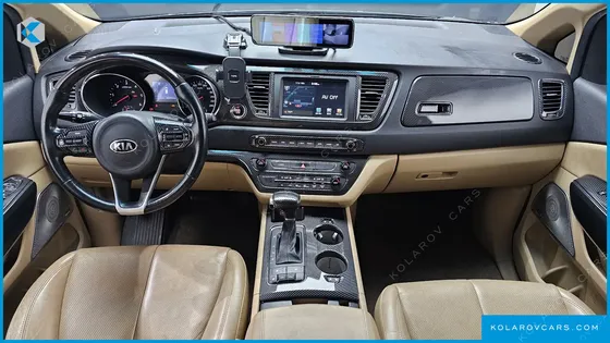 KIA CARNIVAL 7-SEATER HI-LIMOUSINE