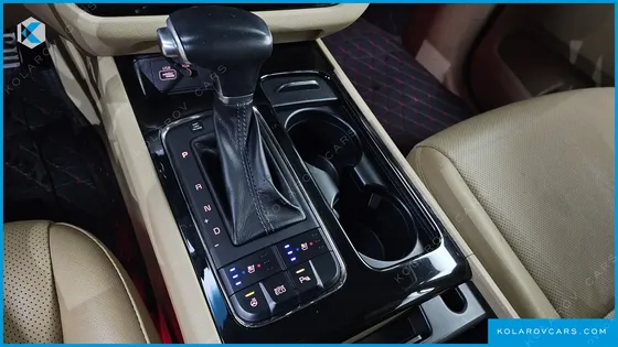 KIA CARNIVAL 9-SEATER HI-LIMOUSINE
