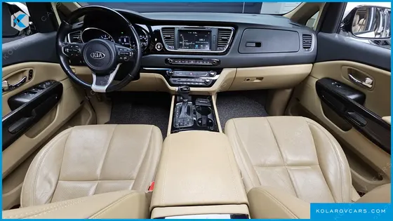 KIA CARNIVAL GASOLINE 7-SEATER LIMOUSINE