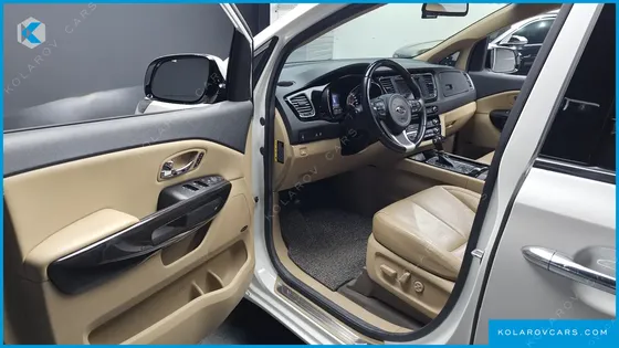 KIA CARNIVAL GASOLINE 7-SEATER LIMOUSINE