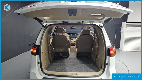 KIA CARNIVAL GASOLINE 7-SEATER LIMOUSINE