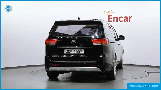 KIA CARNIVAL 9-SEATER PRESTIGE