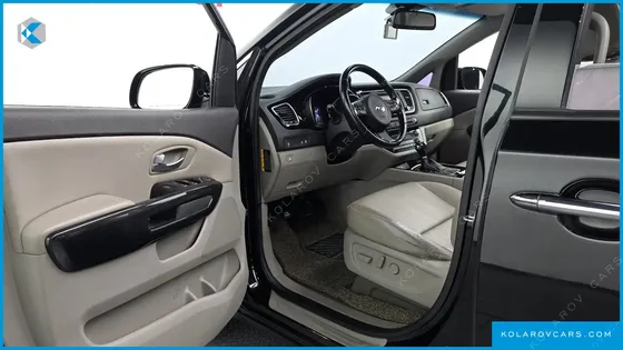 KIA CARNIVAL 9-SEATER PRESTIGE