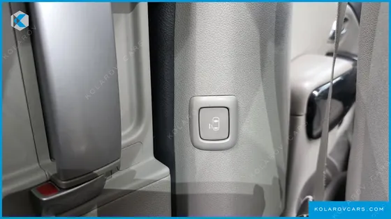 KIA CARNIVAL 9-SEATER PRESTIGE