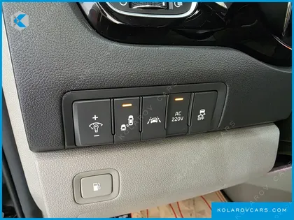 KIA CARNIVAL 7-SEATER LIMOUSINE