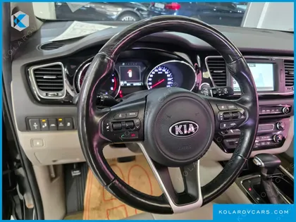 KIA CARNIVAL 7-SEATER LIMOUSINE