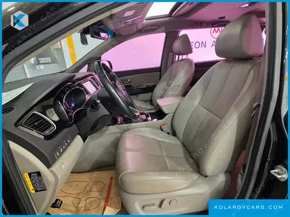 KIA CARNIVAL 7-SEATER LIMOUSINE
