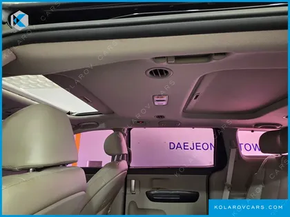 KIA CARNIVAL 7-SEATER LIMOUSINE