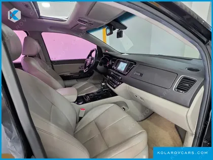 KIA CARNIVAL 7-SEATER LIMOUSINE