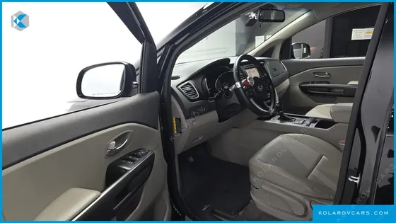 KIA CARNIVAL 9-SEATER LUXURY