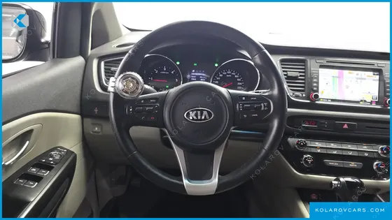 KIA CARNIVAL 9-SEATER LUXURY