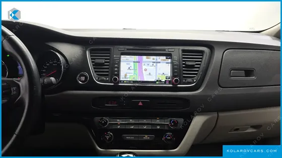 KIA CARNIVAL 9-SEATER LUXURY