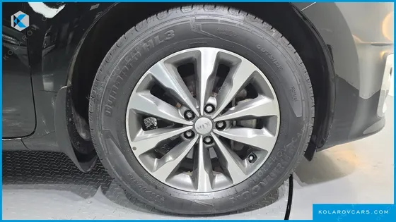 KIA CARNIVAL 9-SEATER LUXURY