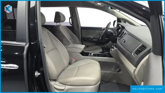 KIA CARNIVAL 9-SEATER LUXURY
