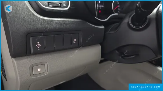 KIA CARNIVAL 9-SEATER LUXURY