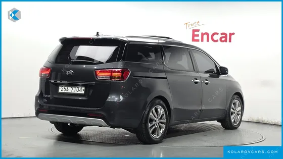 KIA CARNIVAL 9-SEATER NOBLESSE