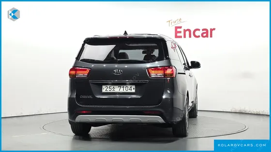 KIA CARNIVAL 9-SEATER NOBLESSE