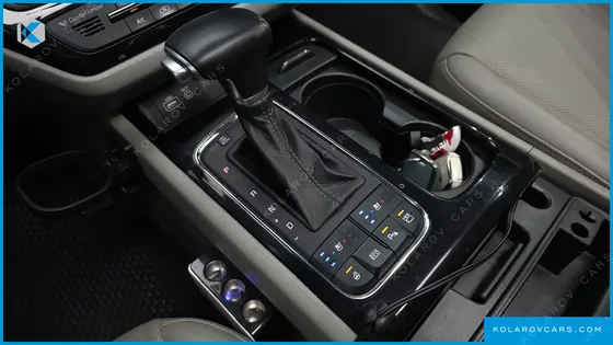 KIA CARNIVAL 9-SEATER NOBLESSE