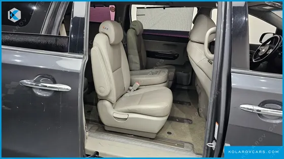 KIA CARNIVAL 11-SEATER PRESTIGE