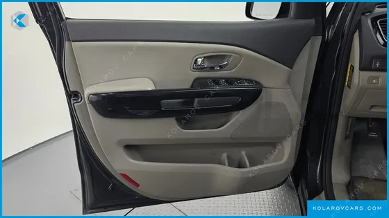 KIA CARNIVAL 11-SEATER PRESTIGE