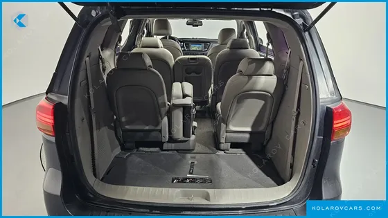 KIA CARNIVAL 11-SEATER PRESTIGE