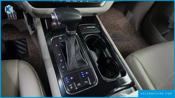 KIA CARNIVAL 9-SEATER PRESTIGE