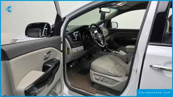 KIA CARNIVAL 9-SEATER PRESTIGE