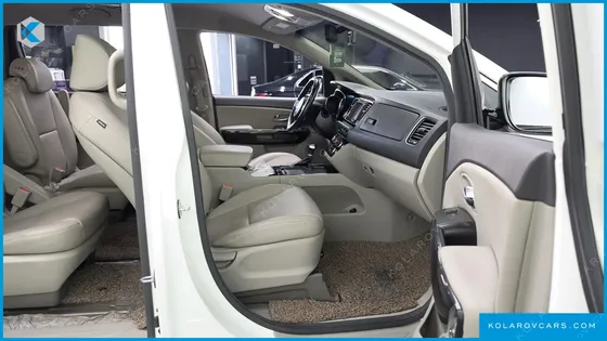 KIA CARNIVAL 9-SEATER PRESTIGE