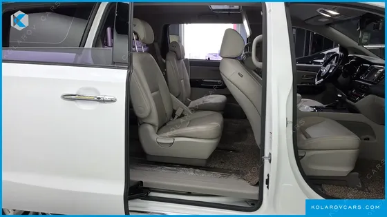 KIA CARNIVAL 9-SEATER PRESTIGE